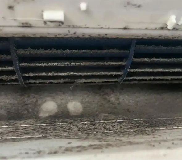 监利空调吹的风有股烧焦味是怎么回事